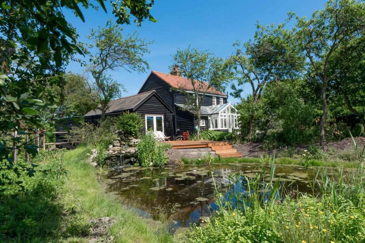 Navigation Cottage On The Historic Sea Lock Overlooking The Nature Reserve Maldon Eksteriør bilde