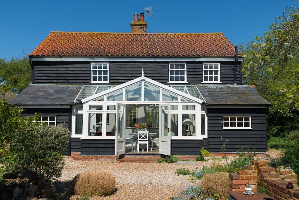 Navigation Cottage On The Historic Sea Lock Overlooking The Nature Reserve Maldon Eksteriør bilde
